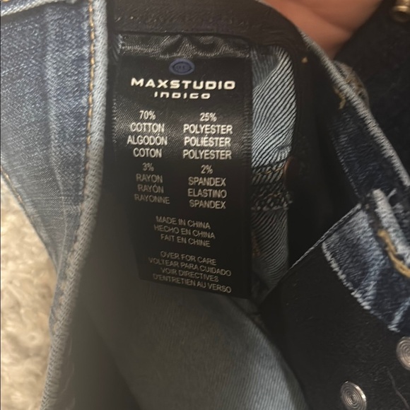 Max Studio Blue Skinny Jeans with Classic Indigo Hue - Picture 4 of 8